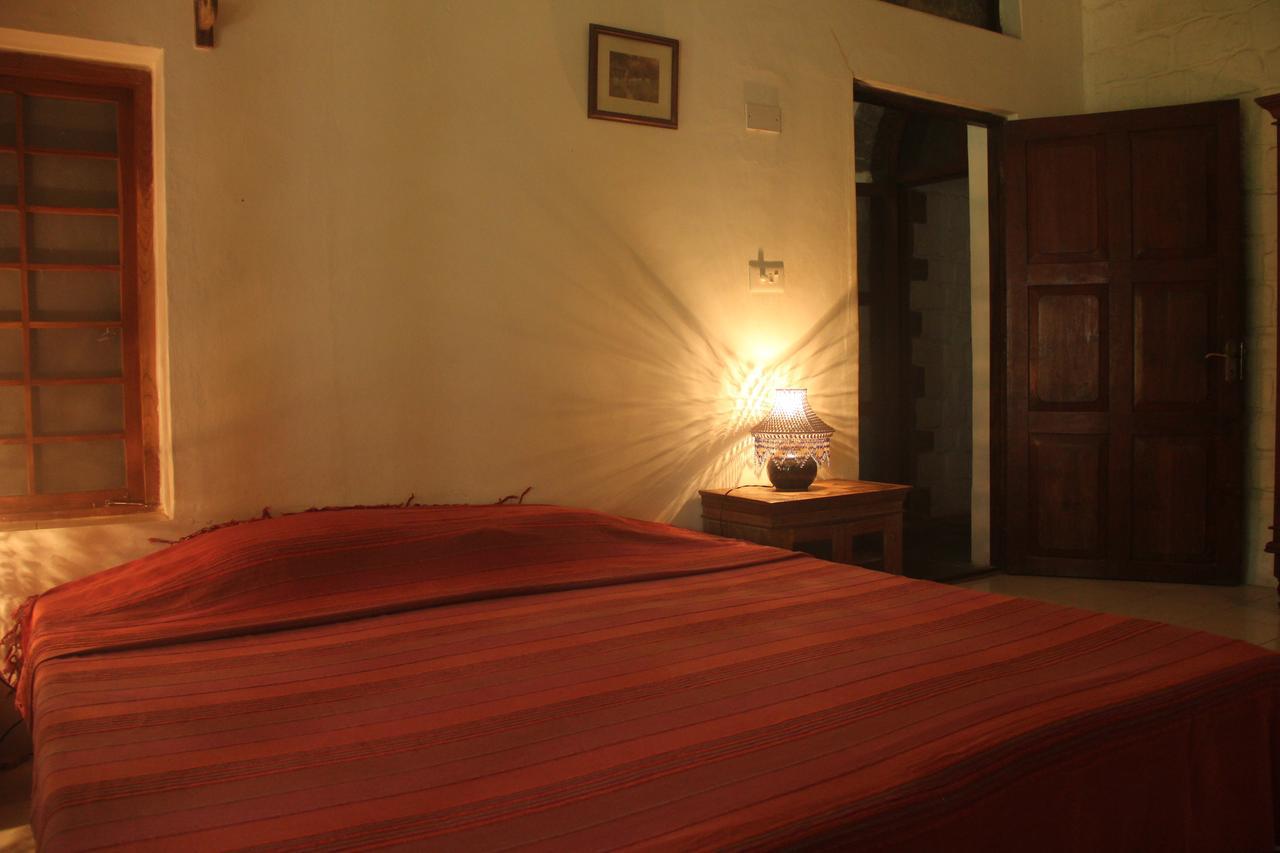 Isai Ambalam Guest House Pondicherry Eksteriør bilde